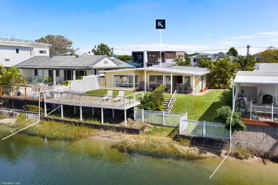 Live The Waterfront Dream In Broadbeach Waters