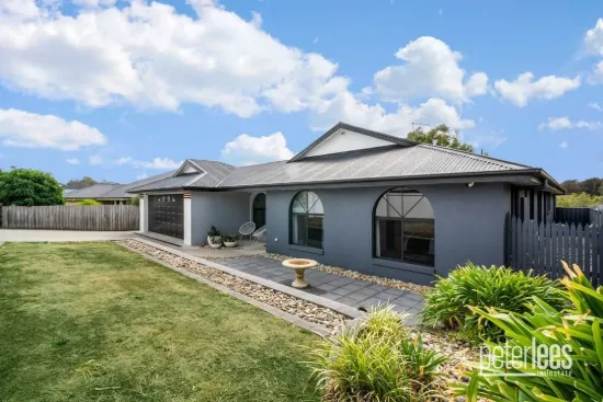 Peaceful Living in a Highly Desirable Position