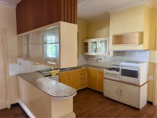Opportunity Knocks on this Classic Older Style South Bunbury Home