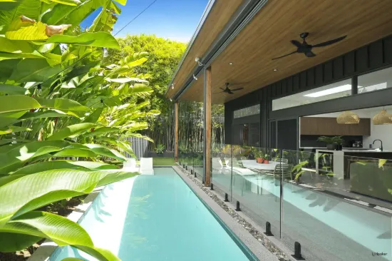 Luxury Dual-Living Opportunity – Walk to everything