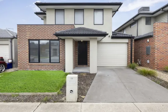 Spacious Family Home in Heart of Wallan - Large block of 561 sqm. approx.