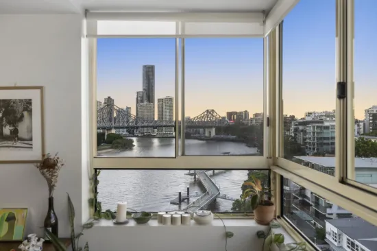 Exceptional Value- Luxury Riverside Apartment 