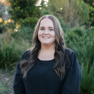 Annie Smith - Real Estate Agent