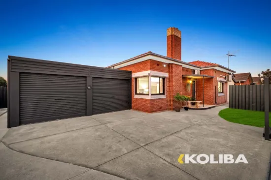 Updated Family Home With Triple Garage! Entrance Via Arthur St!