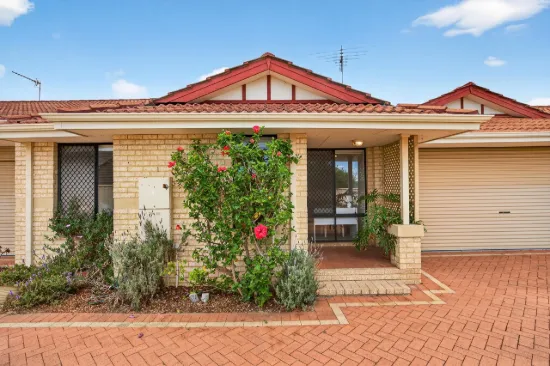 Low-Maintenance Coastal Living, Walking Distance From Local Cafes!