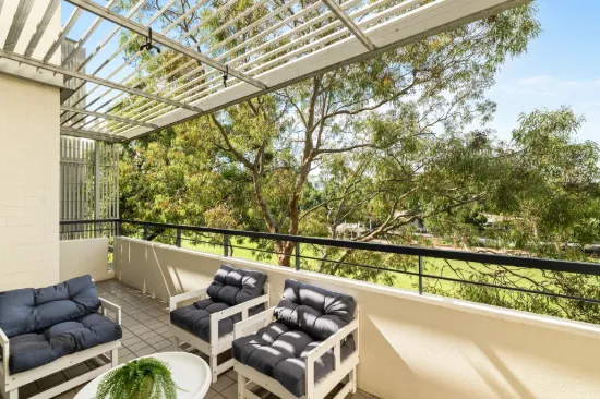 A tranquil leafy haven of privacy and lifestyle