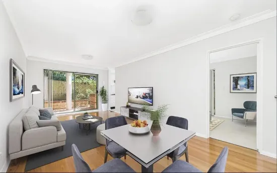 Ground Floor Apartment with Wraparound Courtyard