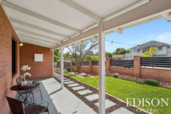 Light-Filled Living with Big Block Potential