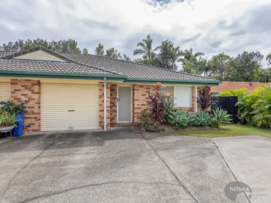 SPACIOUS FAMILY LIVING IN A PRIME HELENSVALE POSITION