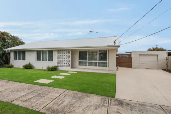 Contemporary Update Delivers Exceptional Lifestyle