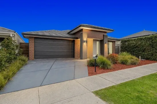 TREAT YOURSELF TO AN EARLY CHRISSY PRESENT - DUAL LIVING ZONES WITH EXTENSIVE OUTDOOR ENTERTAINING!