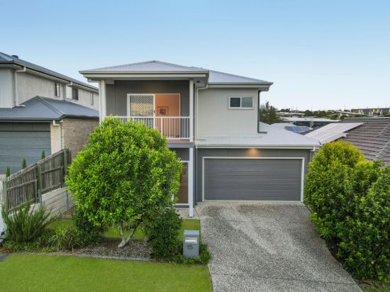 VACANT, FRESHLY PAINTED & MOVE IN READY!