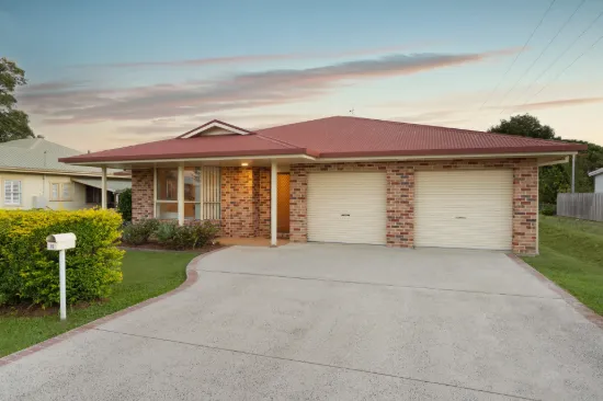 Rare corner block in prized position, just 200m to the town centre