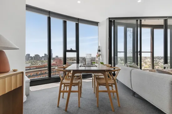 Sophisticated Living In A Prestigious St Kilda Road Address