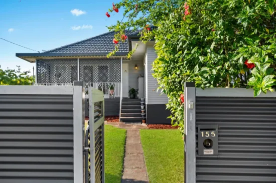 Corner Block Living with Future Growth Potential, Near Brisbane CBD
