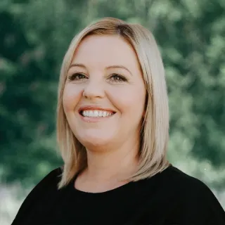 Alisa Johnson - Real Estate Agent