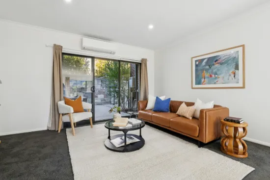 Modern Comfort and Lifestyle in a Prime Location
