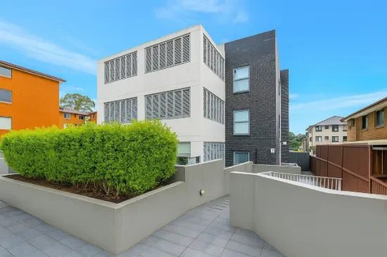 First Floor- 2 Bedroom+2 Bathroom with Lift Access-