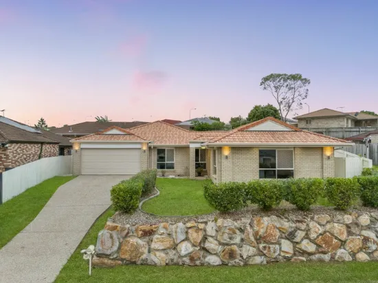 Stylish Family Living in the Prestigious Stretton State College Catchment
