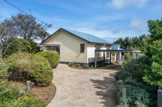 Coastal escape on stunning native block