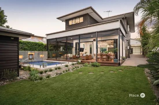 A Private Family Sanctuary in Tennyson’s Premier Riverside Pocket
