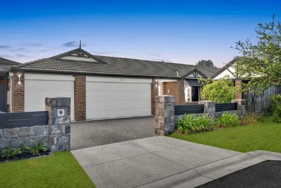 Spacious Family Living on 720sqm - Comfort, Character & Court-Side Appeal