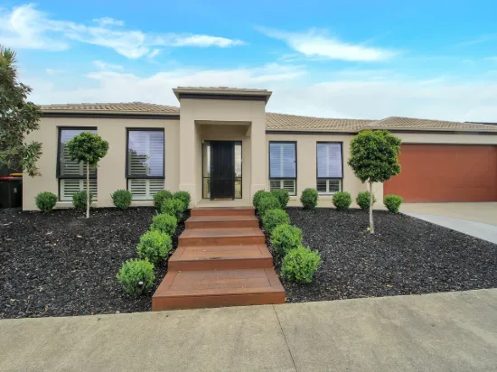 STYLISH FAMILY LIVING ON GATEHOUSE DRIVE