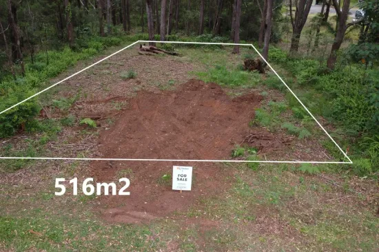 PRIME LOCATION RIGHT IN TOWN AMONGST CONSERVATION LAND!