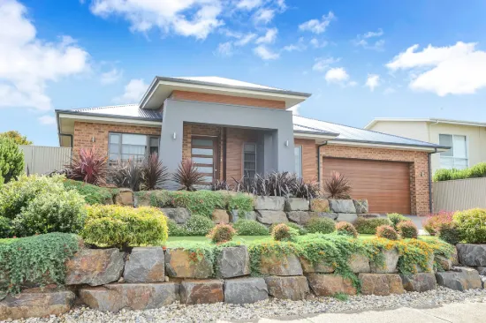 An Outstanding Coastal Residence