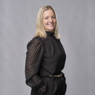 Molly Bradshaw - Real Estate Agent