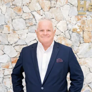 Simon Pearson - Real Estate Agent