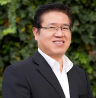 Kenny  Lau - Real Estate Agent