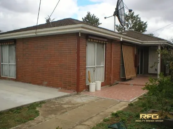 Charming Family Home in a Quiet Court Location