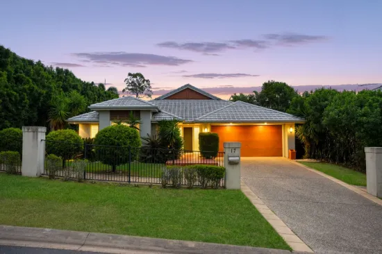 Beautiful Ex-display home in Superb Location!