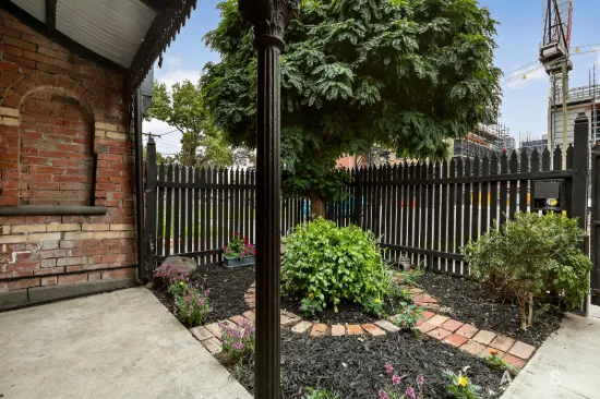 Dynamic City-Fringe Living Awaits
