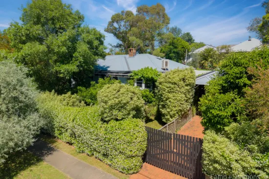 Comfort, Space & Potential in a Great Location