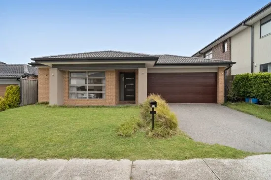 Spacious Family Living in the Heart of Clyde North!