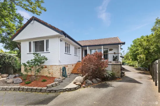 Space, Privacy and Position on a Remarkable 1,232m²