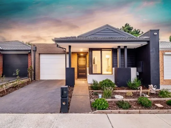 MODERN LIFESTYLE LIVING IN A WELL-CONNECTED LOCALE - CLOSE PROXIMITY TO AMENITIES!