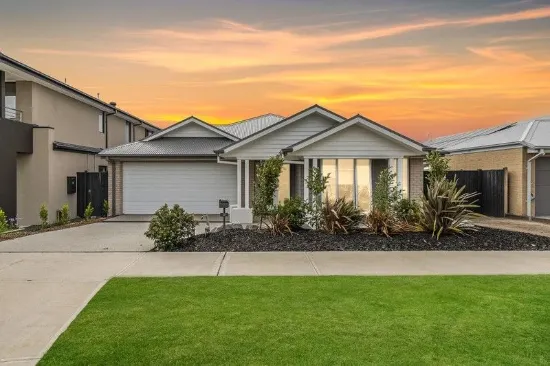 A SYMPHONY OF STYLE & SOPHISTICATION IN THE POPULAR OCTAVE ESTATE!