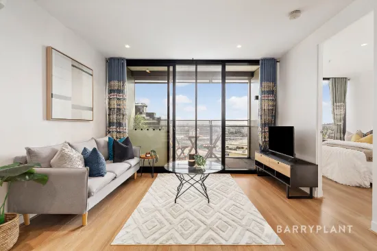 Modern Two-Bedroom Apartment in the Prestigious Aqui Promenade, Docklands