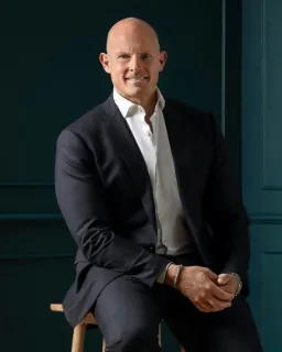 Oliver Bruce - Real Estate Agent