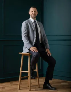Hugh Tomlinson - Real Estate Agent