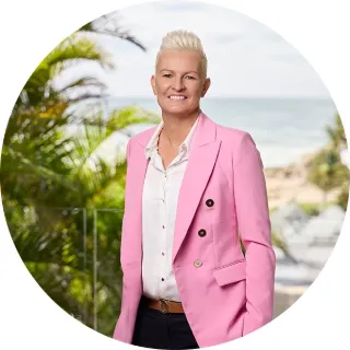 Amy Kebby - Real Estate Agent