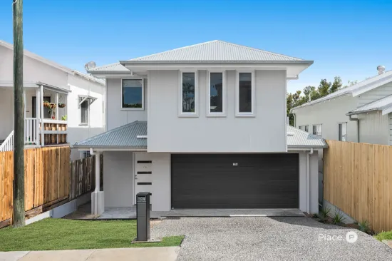 Contemporary Bayside Living in a Prime Manly Position