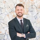 Jamie Baker - Real Estate Agent From - Harcourts Property Centre Birkdale