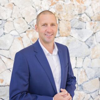 Levi Van Dijk - Real Estate Agent