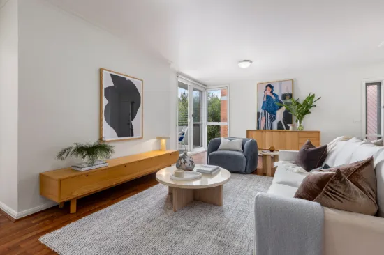 Spacious Elevated Apartment, Peaceful Rear Position