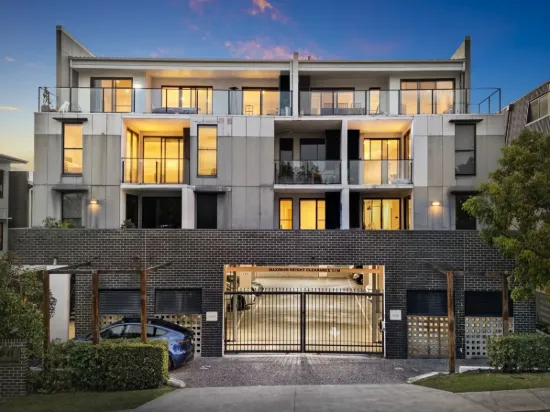 Stylish Entertainer in the Heart of Indooroopilly