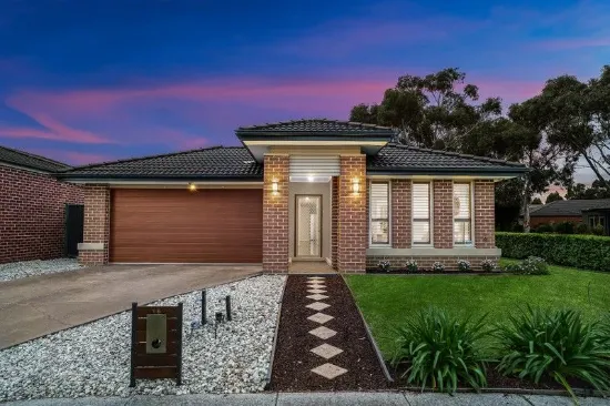 Stunning Henley-Built 4-Bedroom Family Home in Eve Estate
